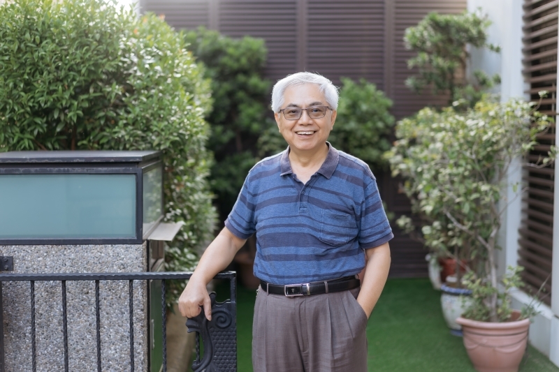 蕭弘清教授分享：台灣災防告警系統可在地震時透過基地台即時發送警報，爭取避難時間救人性命。(張志綸攝)