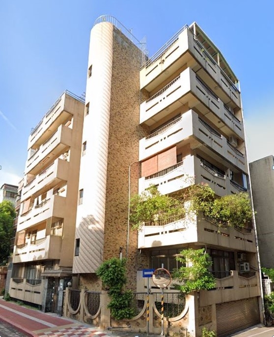 北市大安區「北小公寓」外牆整新加安裝電梯前。（圖片來源：台北市都市更新處）