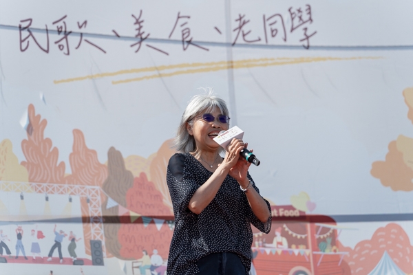 未來親子事業體社長暨《50+》社長許耀雲在開場致詞中表示，百歲人生時代，和老同學聯絡感情，也許可以激盪出新火花，開啟熟齡人生新篇章。（圖片來源：好畫面有限公司攝）