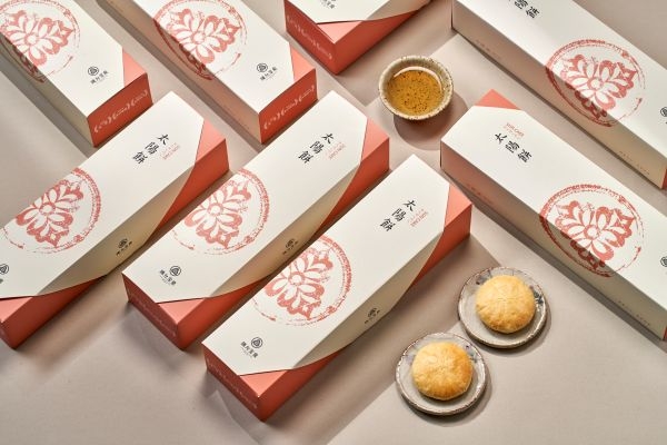 陳允寶泉的包裝走典雅日系風格，不浮誇卻有質感，拿在手裡就有份「老店的穩重」。 