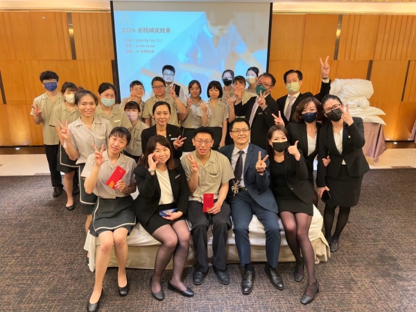 降低就業門檻，陪伴中高齡穩定重返職場。 