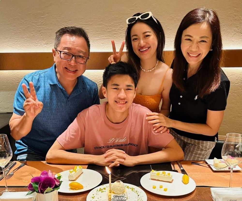 和孩子相處時，鄒開蓮盡量不擺出「專業」的架子，而是以家人角度給予支持和鼓勵。（圖片來源：Rose鄒開蓮FB粉專）