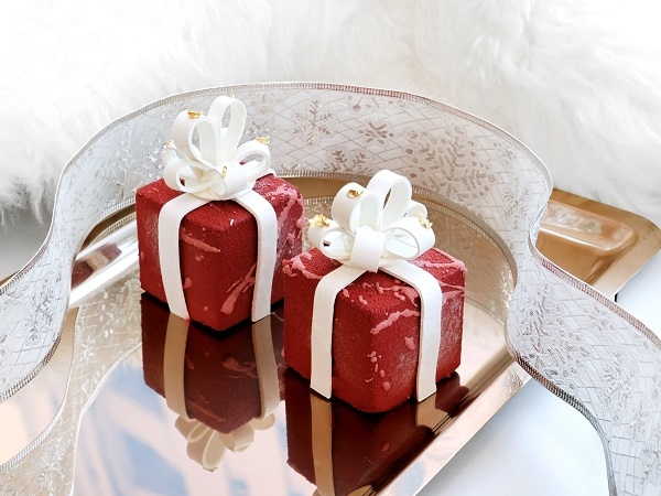 精緻的禮物造型蛋糕。（圖片來源：台中日月千禧酒店）