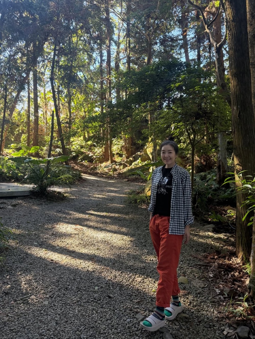 路嘉怡曾是夜貓子，但中年後，她愛上早睡早起、親近大自然的生活。（圖片來源：路嘉怡）