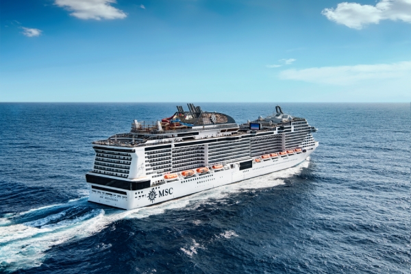 亞洲最大郵輪之一「MSC 榮耀號」，擁有豐富娛樂設施、異國餐飲饗宴，為多代家庭提供最自在且難忘的海上旅遊體驗。