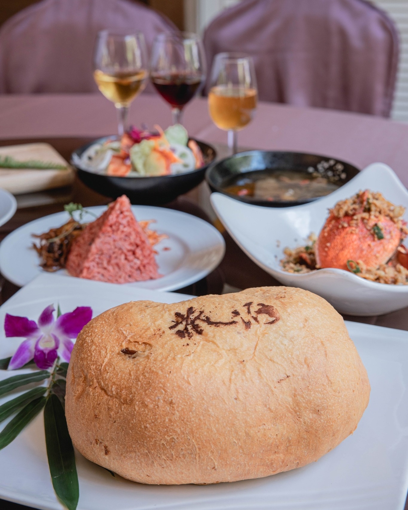 藏酒酒莊結合自家酒款以及主廚精心製作的佳餚，讓旅客可以體驗到充滿在地風味的美食饗宴。（圖片來源：藏酒酒莊FB專頁） 