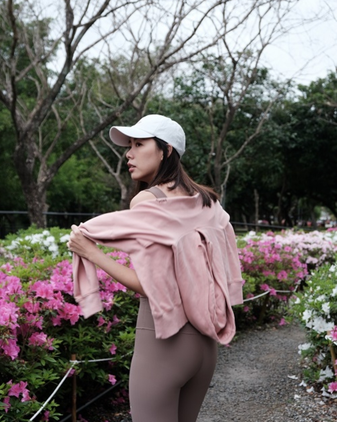 林可彤提醒，穿無痕內褲，是提升運動穿搭美感必須留意的細節。（圖片來源：林可彤Hopelinfansclub）