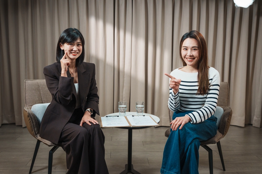 蔡佳芬醫師（右）於節目中分享熟齡老化觀點，強調理解老化、選對方法，才能自然找回自信與精神。