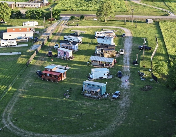 10坪退休宅新選擇！美國「女性微型屋共居社區」引發關注：不談政治與宗教，反而更好相處 _img_1