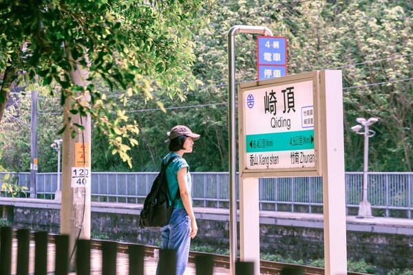 崎頂車站前後站分別為香山和竹南。（圖片來源：葉琳喬攝） 