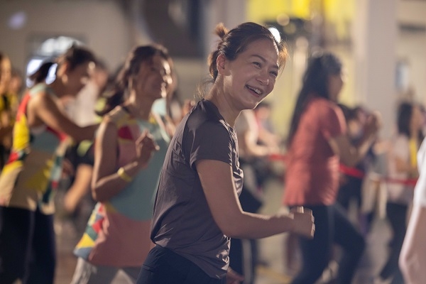 潘若迪嗨翻有氧趴，揮汗舞動超級紓壓，大家臉上都有動人快樂的笑容。（圖片來源：易志強攝影工作室） 