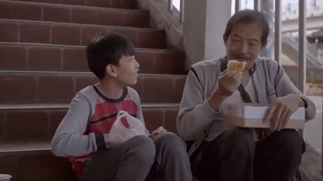 趙仲榮常參與學生微電影演出，此部為榮獲第一屆大和獎佳作的《不孤單的童年》。（圖片來源：截自YouTube）