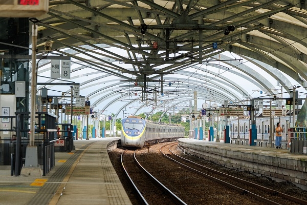 列車進站，替冬山車站之旅揭開序幕。（圖片來源：葉琳喬攝） 