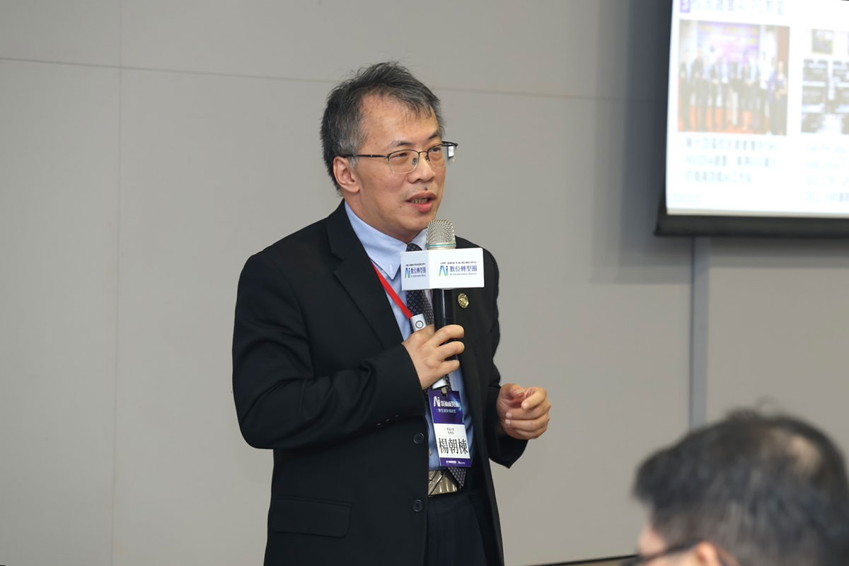 東海大學教務長楊朝棟