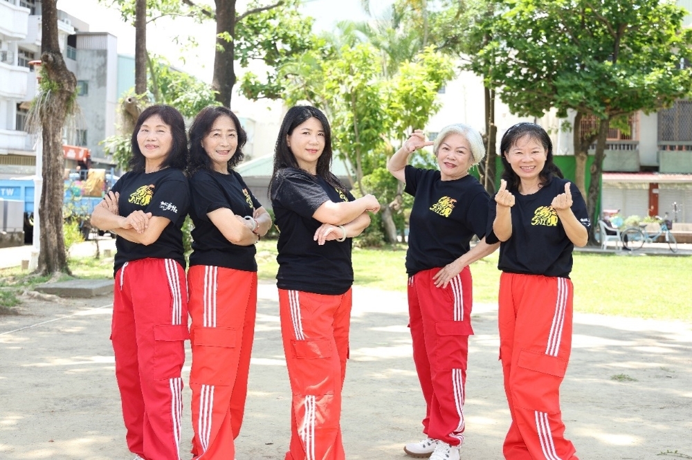 50歲後如何運動防老?嘉義市用火肌舞、啦啦隊與街舞,讓勇壯族找回青春活力_img_3