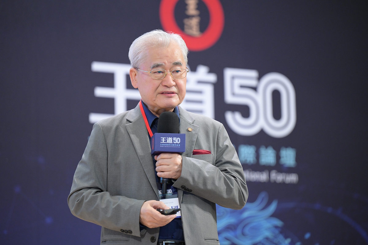 前行政院長毛治國