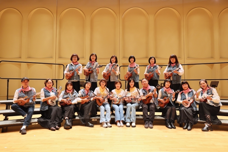 廖育瑋局長與「勇壯樂團」一同於音樂廳表演