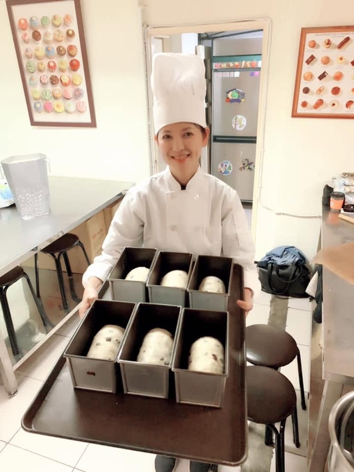 陳明真熱衷於學習，她曾取得烘焙證照。（圖片來源：陳明真）