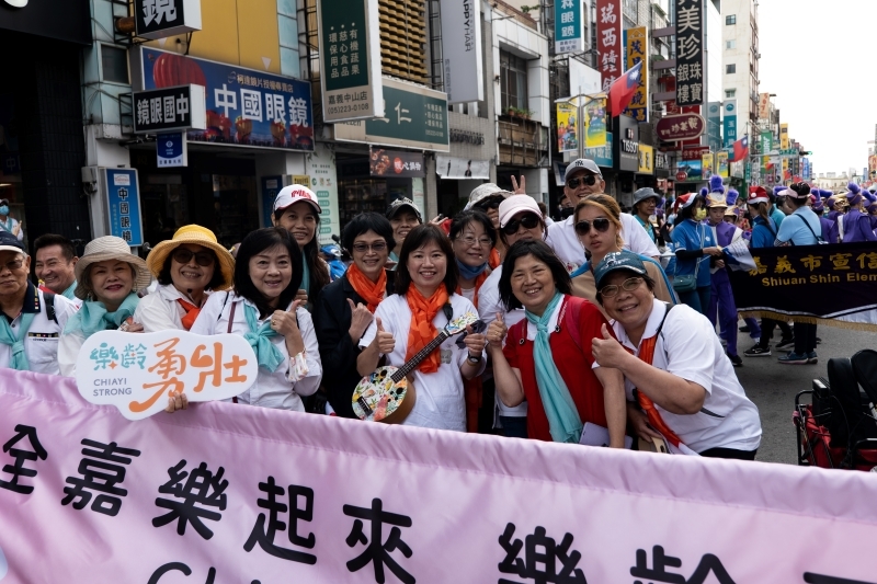 廖育瑋局長與勇壯樂團參加國際管樂節踩街嘉年華
