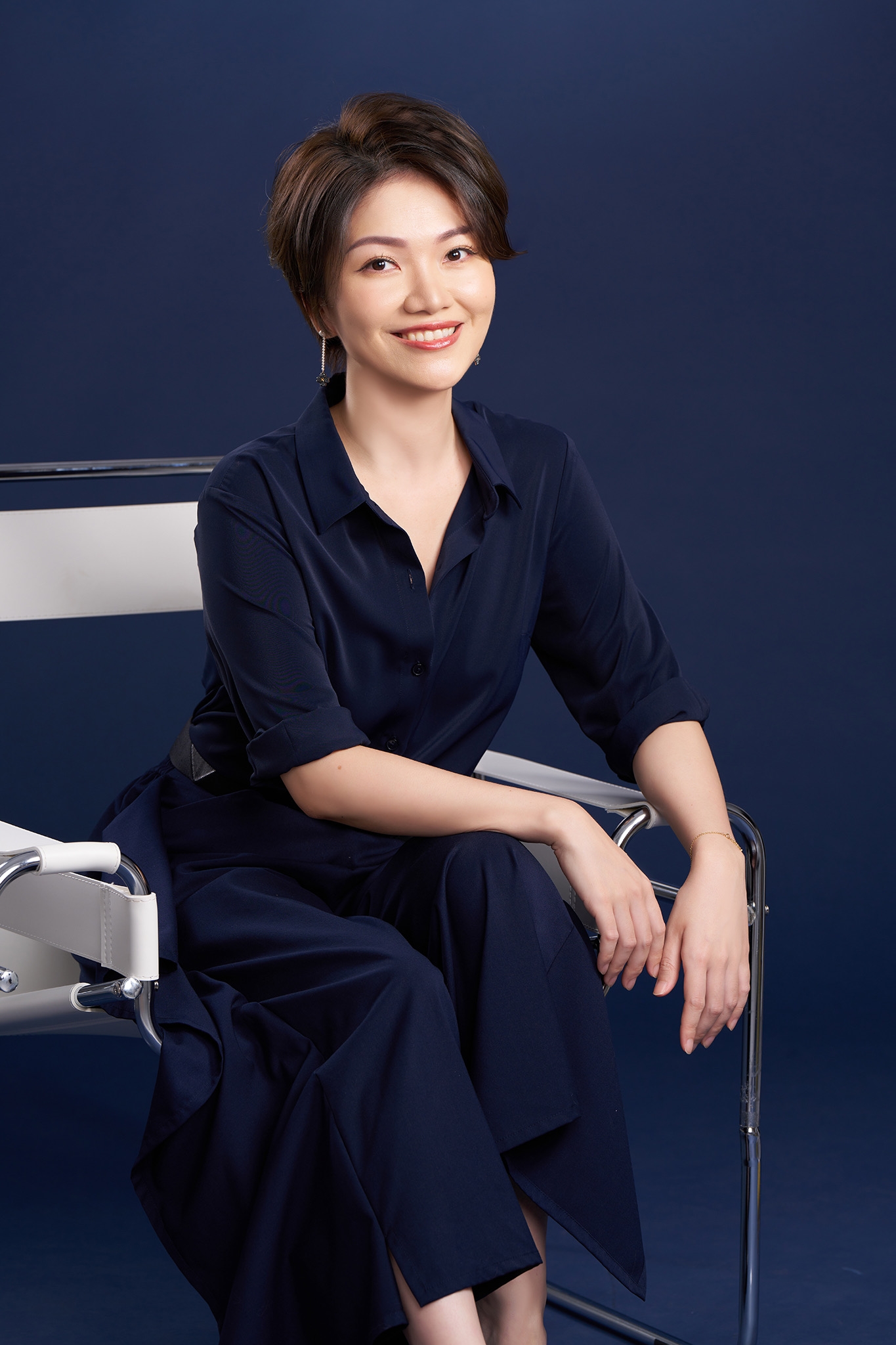 軟裝顧問Carol Li表示，她在近3年確立了最適合自己的風格形象，並大幅簡化衣服色系。（圖片來源：Carol Li）