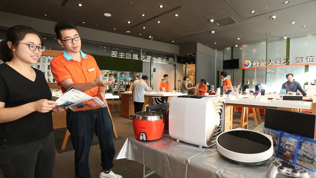 台灣大哥大搭售家電，衝出好業績