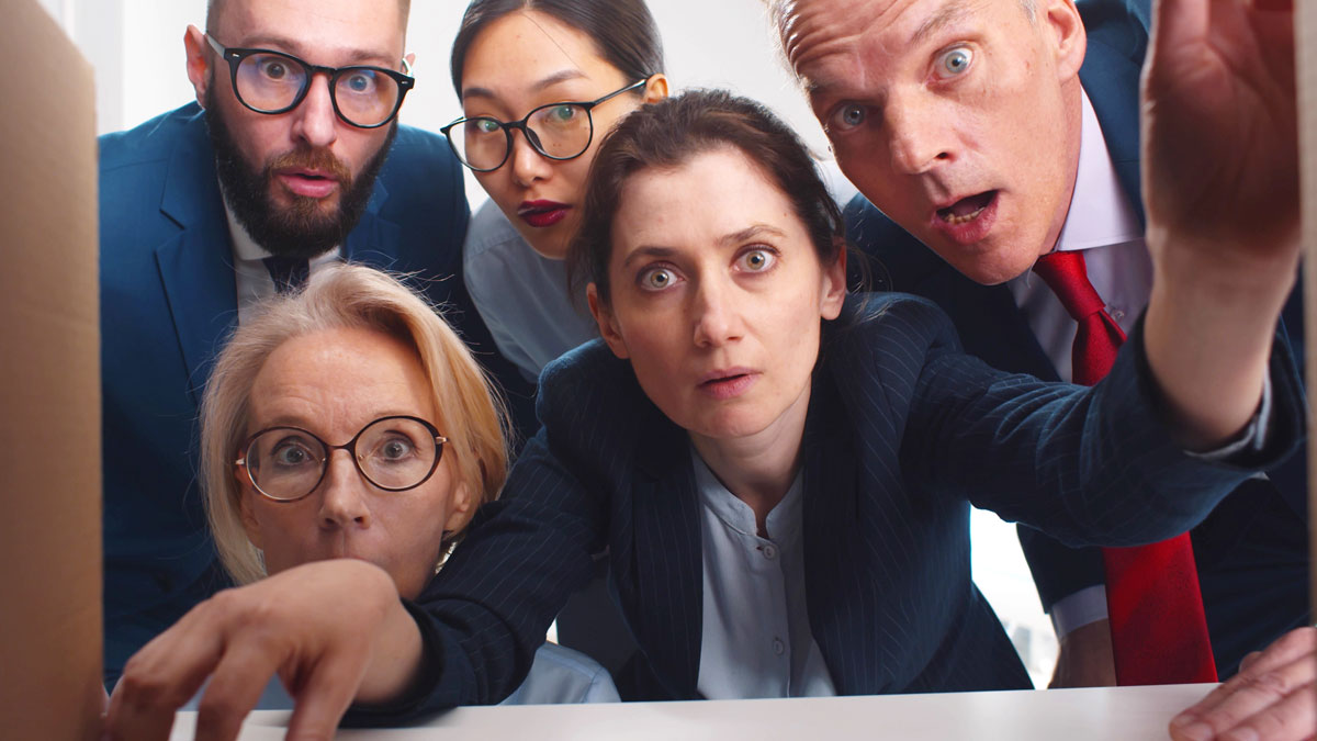 同儕壓力下的組織改造