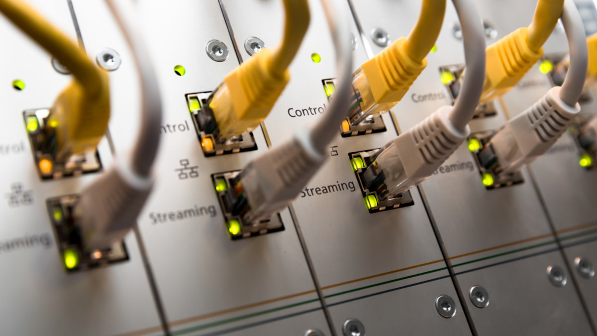 誰掌控網路大權？