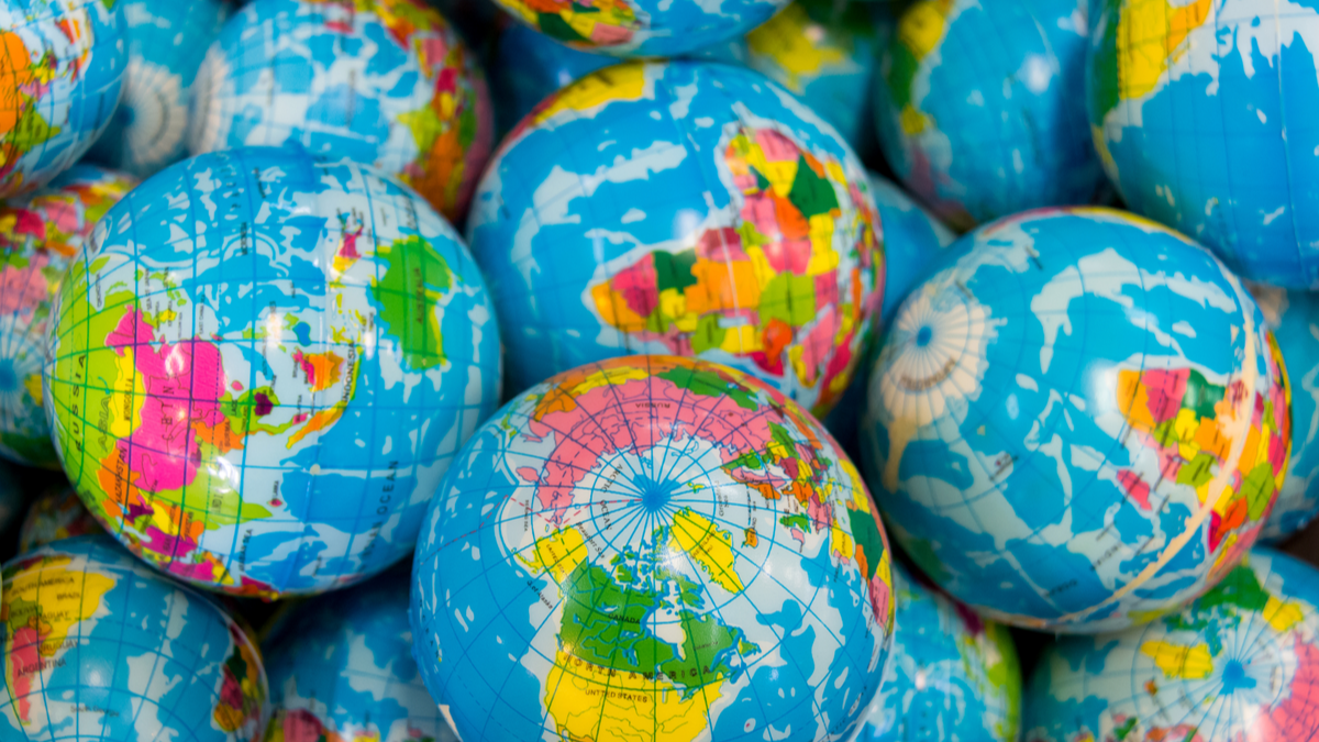 從界外走向全世界