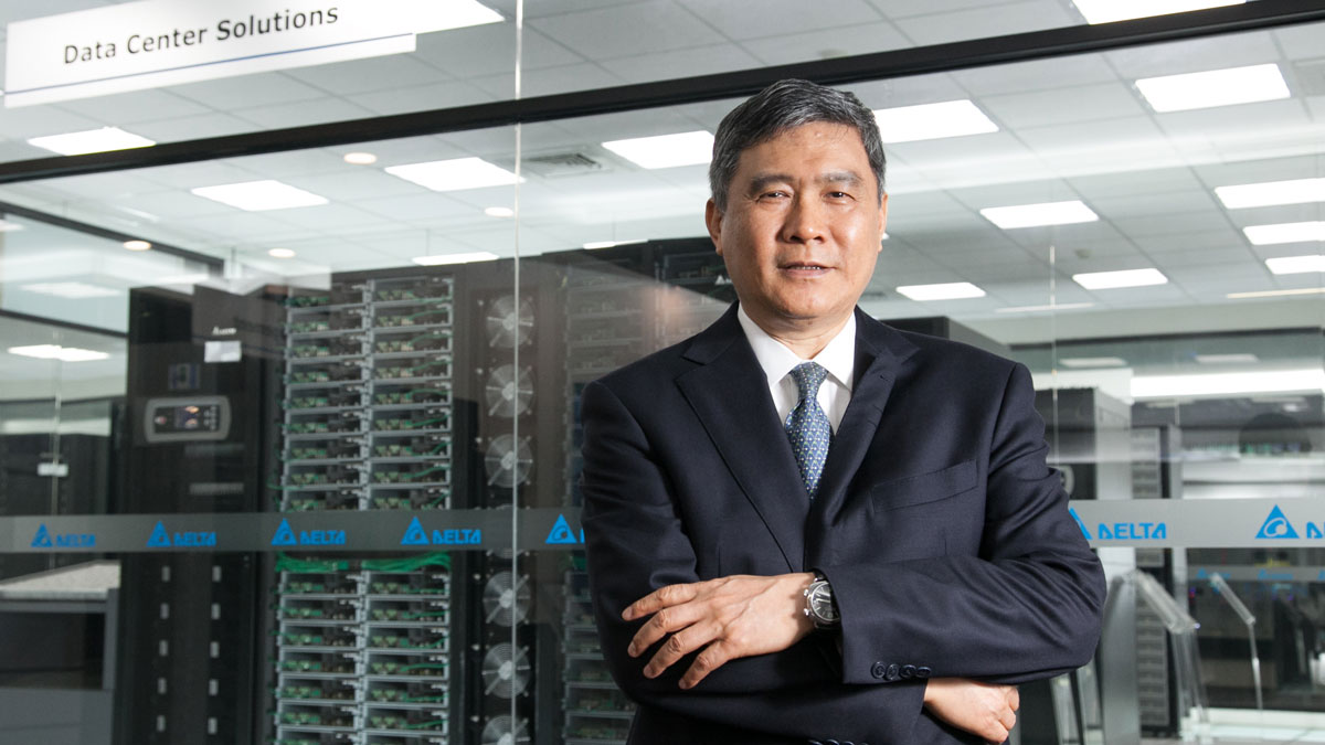 海英俊不做「中事」，只做「小事」與「大事」