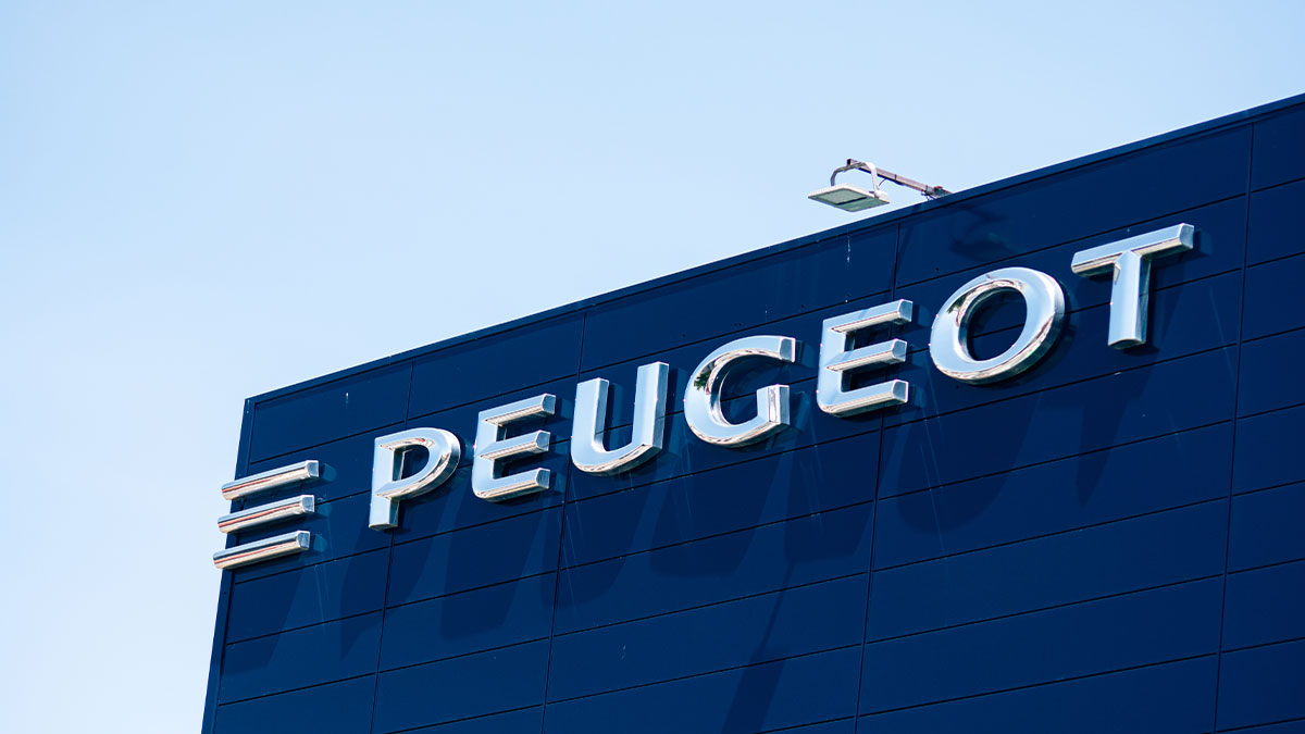 法國百年獅王：挺過三次家變的寶獅家族