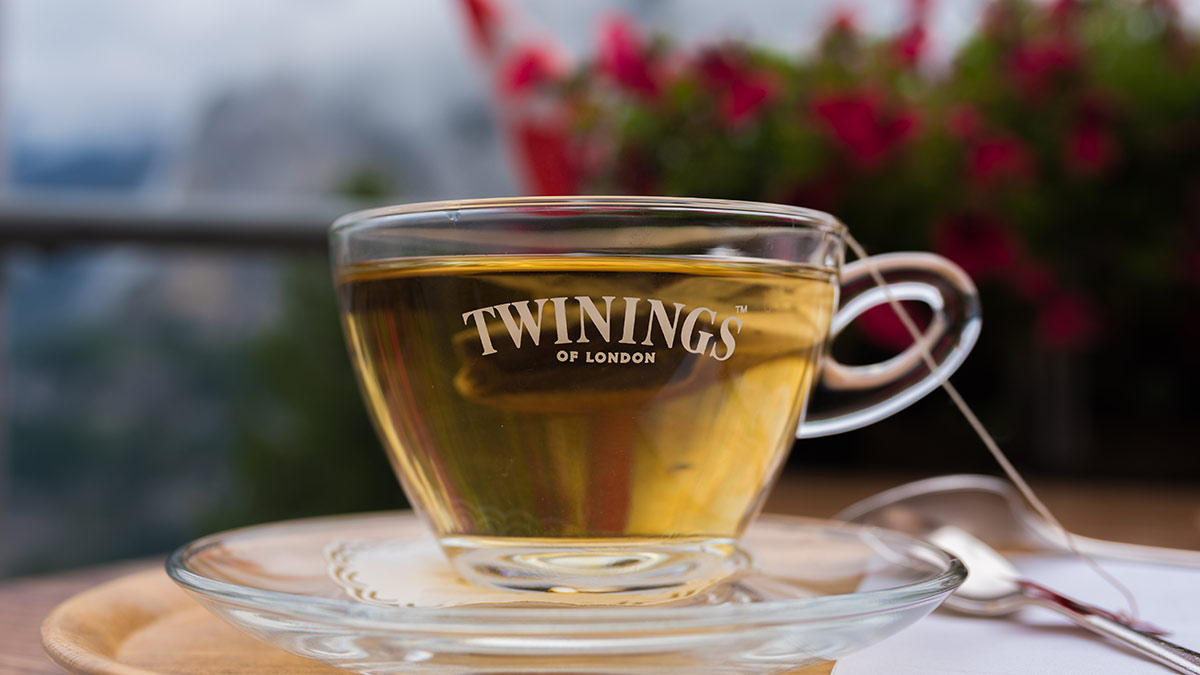 唐寧茶背後大股東，創二代如何交棒給相隔大西洋的三代兄弟？