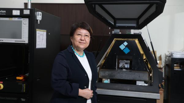 人生40才創業，晶圓代工、國際大廠都成她的客戶