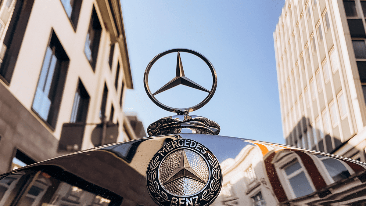 奔馳中的賓士面臨的成長兩難