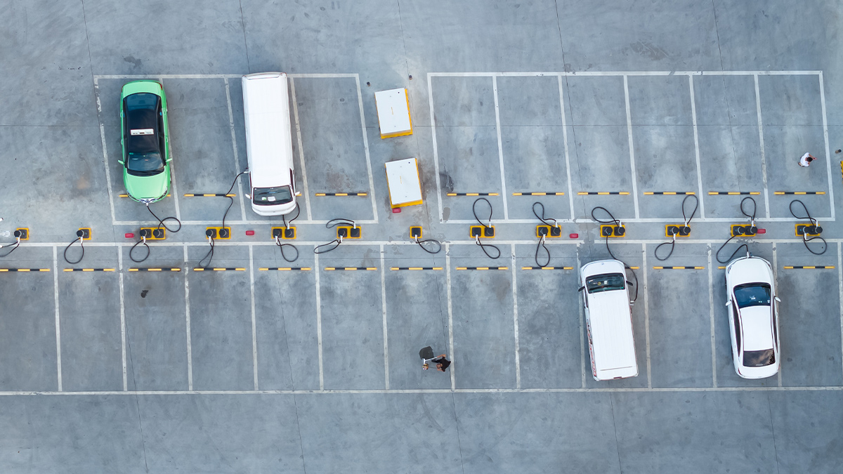 中國電動車市場蓬勃發展的三個因素
