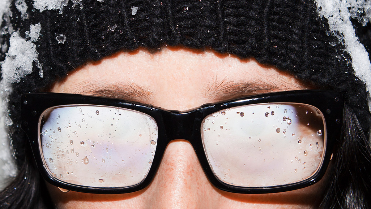 何時和如何在工作上擺出撲克臉