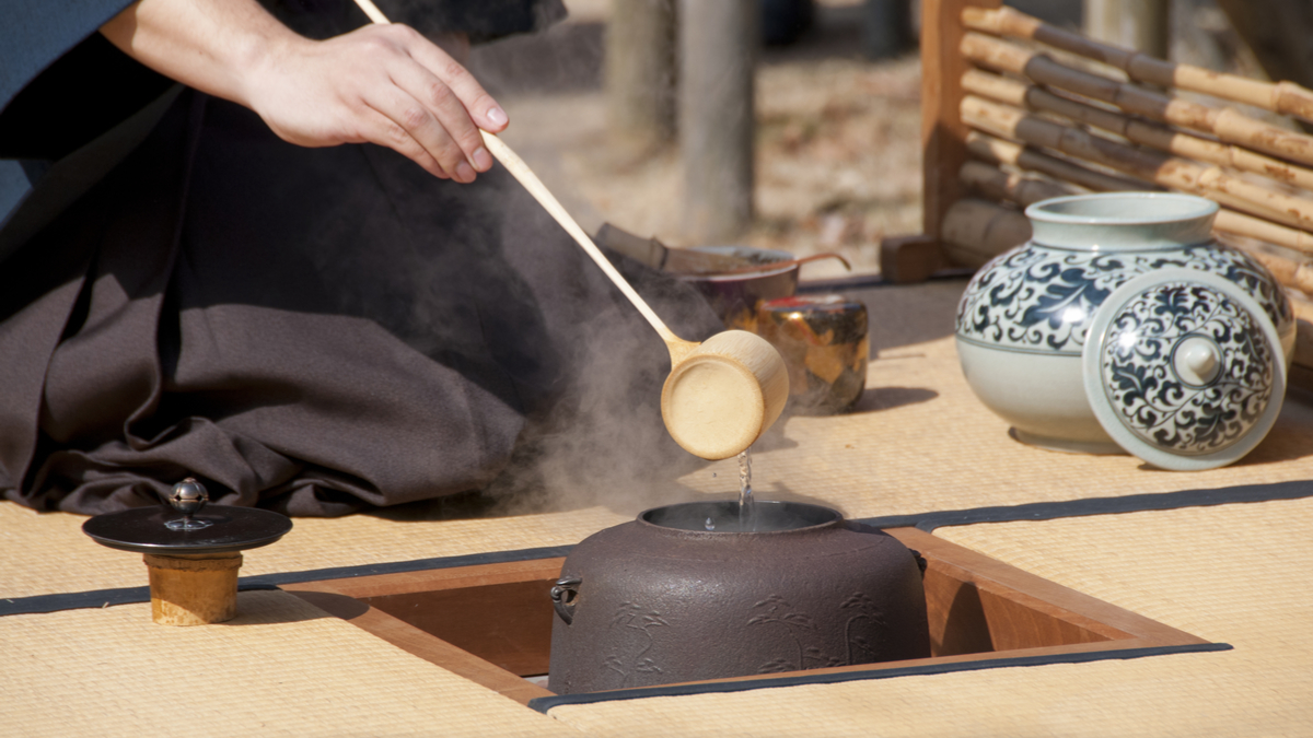 從理論而非策略開始