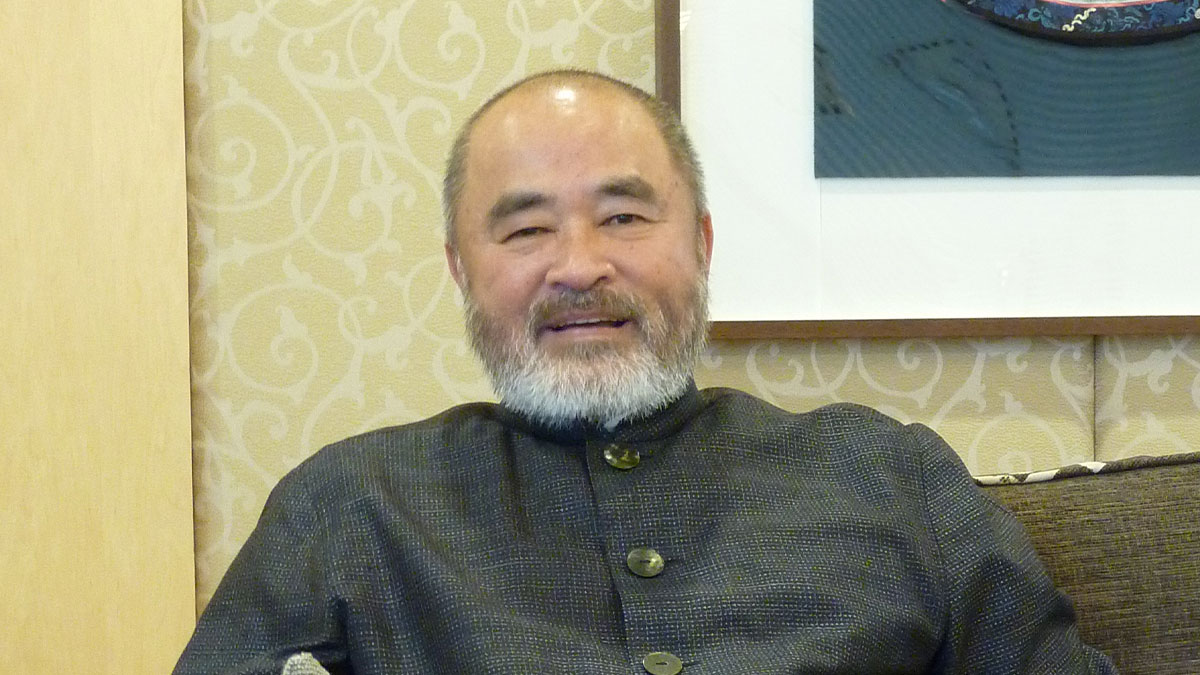 培養外人成為接班人