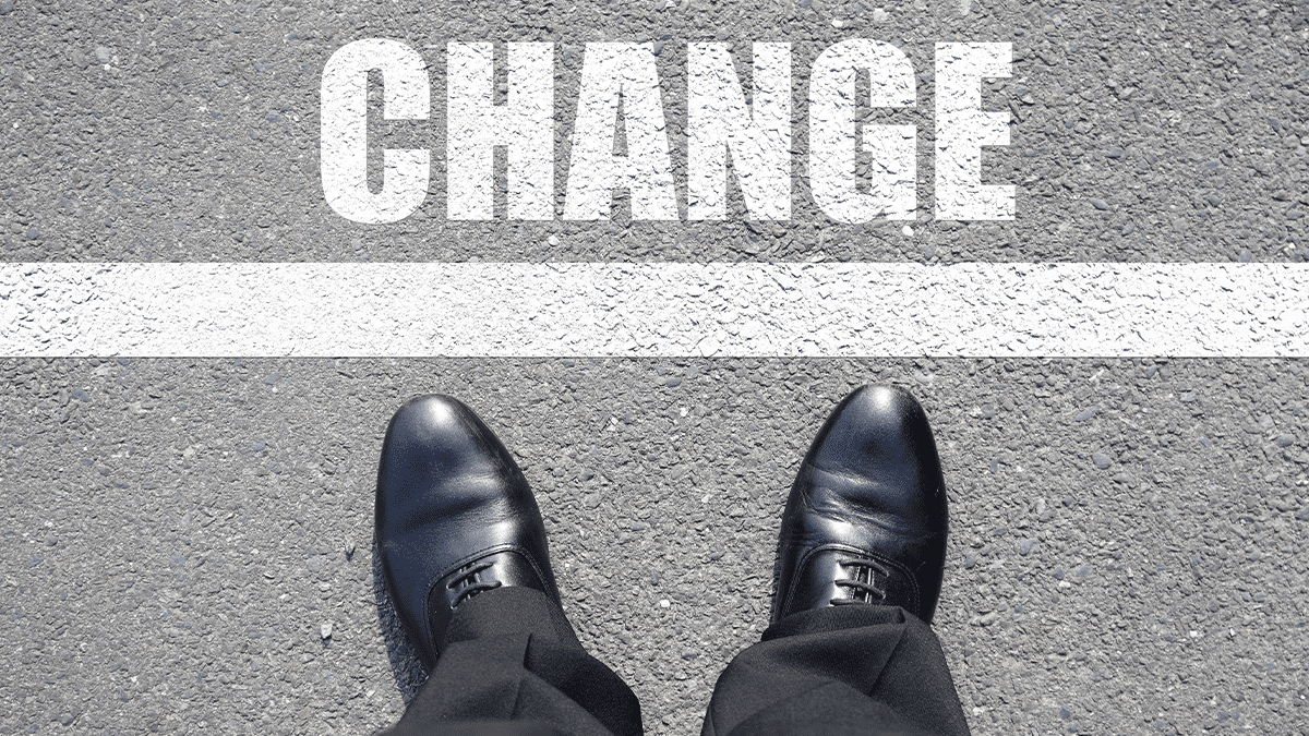 我的上司跳槽了，我也要跟他走嗎？