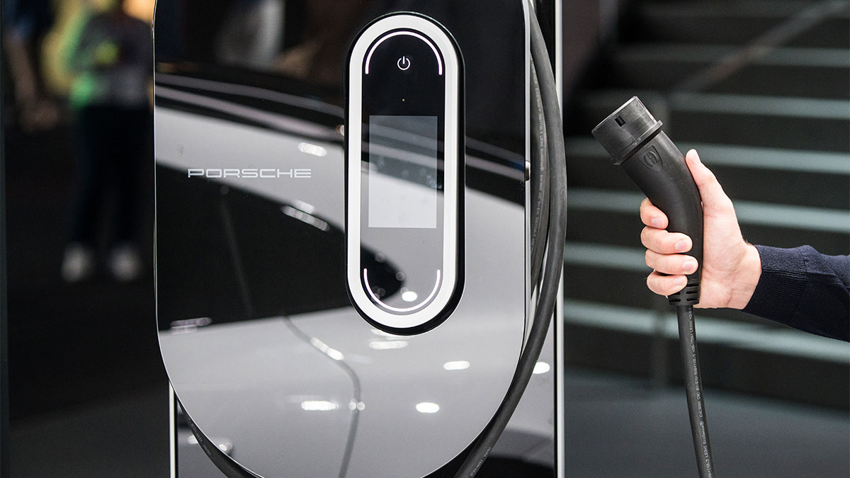 保時捷靠「輕推管理」轉向電動車時代