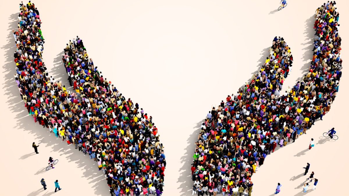 金字塔底層與高層沒有距離　企業化身大眾財庫