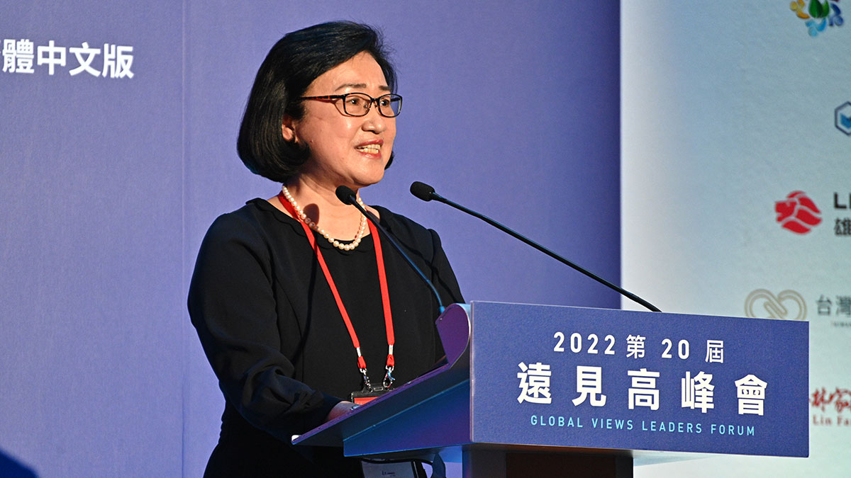 2022年遠見高峰會，吳安妮教授獲贈「君子教育家獎」；關立衡攝。