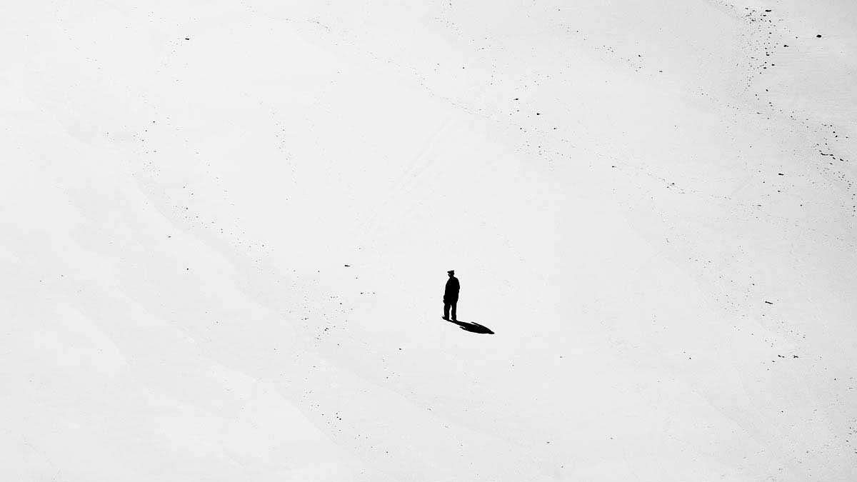 過勞讓人又累又孤單