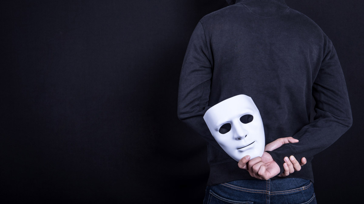 別讓虛構淹沒事實