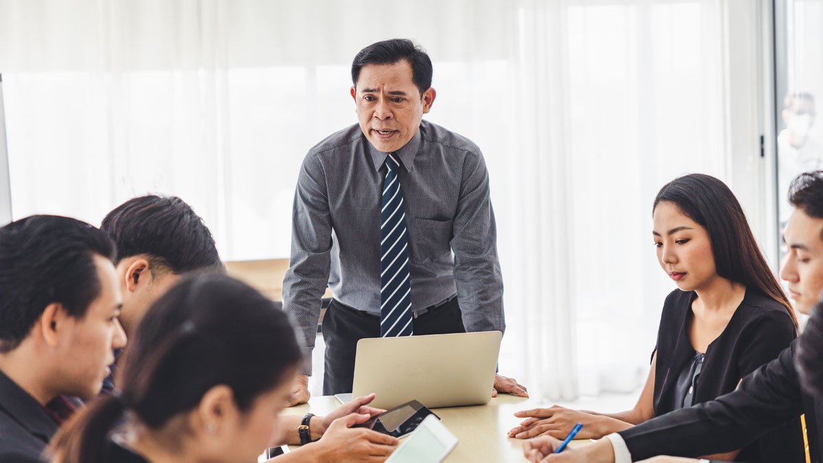 出現 3 種控制表現，代表主管很焦慮！練習放手，平息情緒