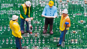 作業員取代醫師？