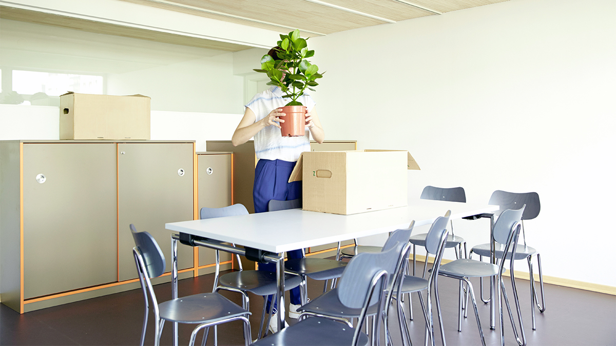 管理混合式職場裡的內向和外向員工